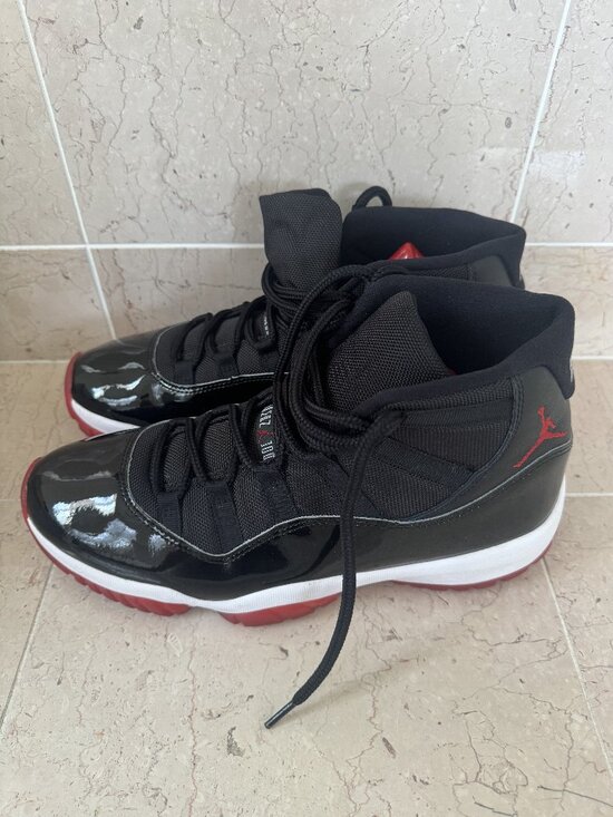 Jordan 11 Retro Bred